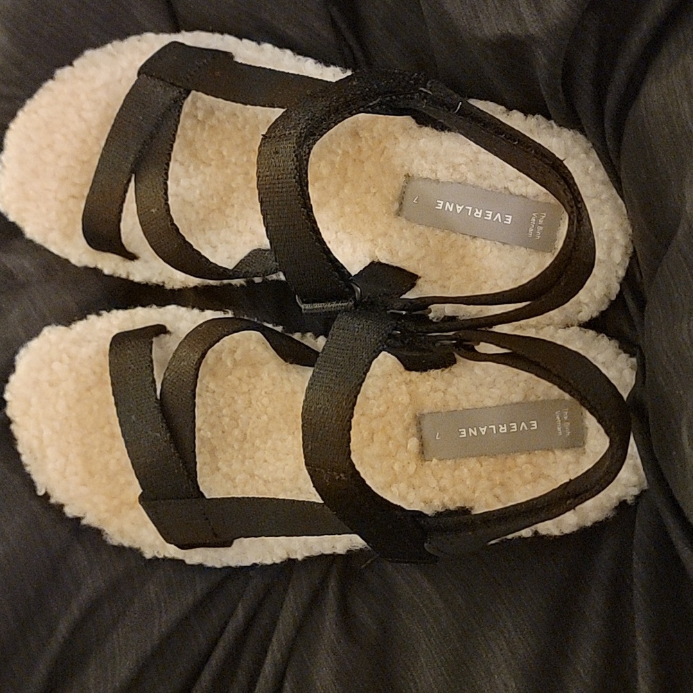 Everlane Black Strappy Sandals with Cream Fleece NWT